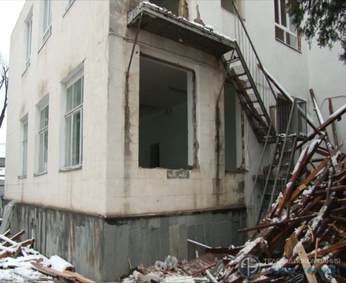На Крымской приступили к демонтажу аварийного детского сада