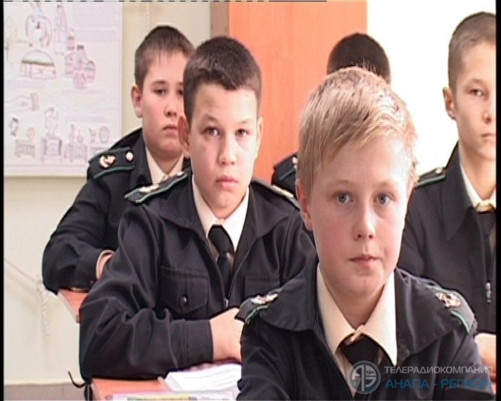 Учащиеся кадетской школы имени Николая Старшинова приняли участие в акции «Бессмертный полк»