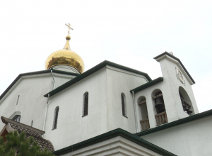 В храме преподобного Серафима Саровского принимают детей из Донбасса